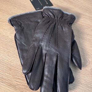 Massimo Dutti Rich Brown Leather Gloves
Large only